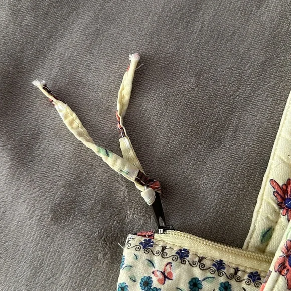 Yellow floral quilted purse - Picture 7 of 10